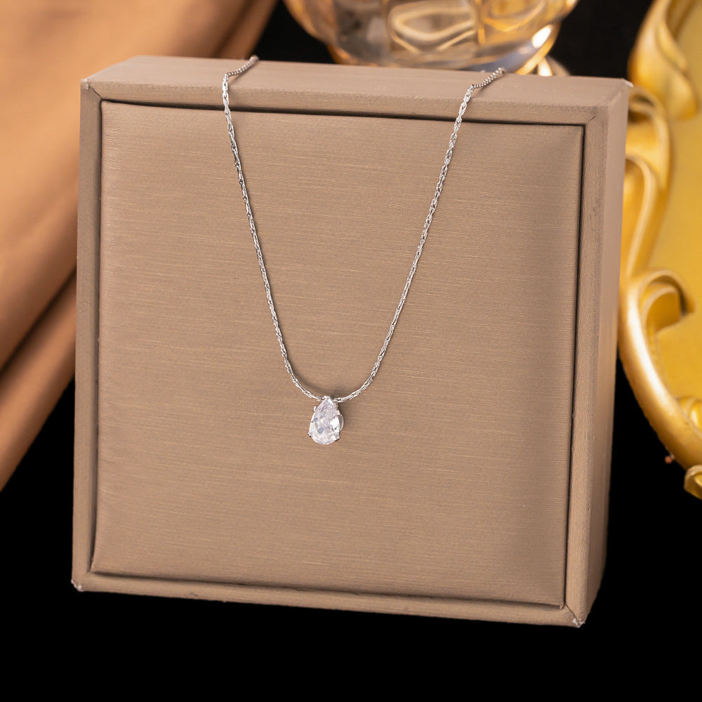 Water drop diamond necklace