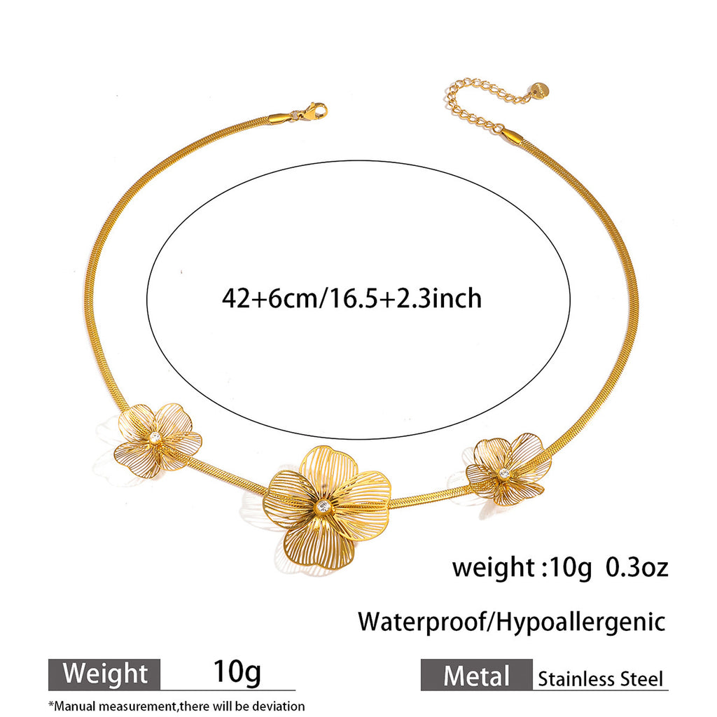 Hollow-out Flower Necklace