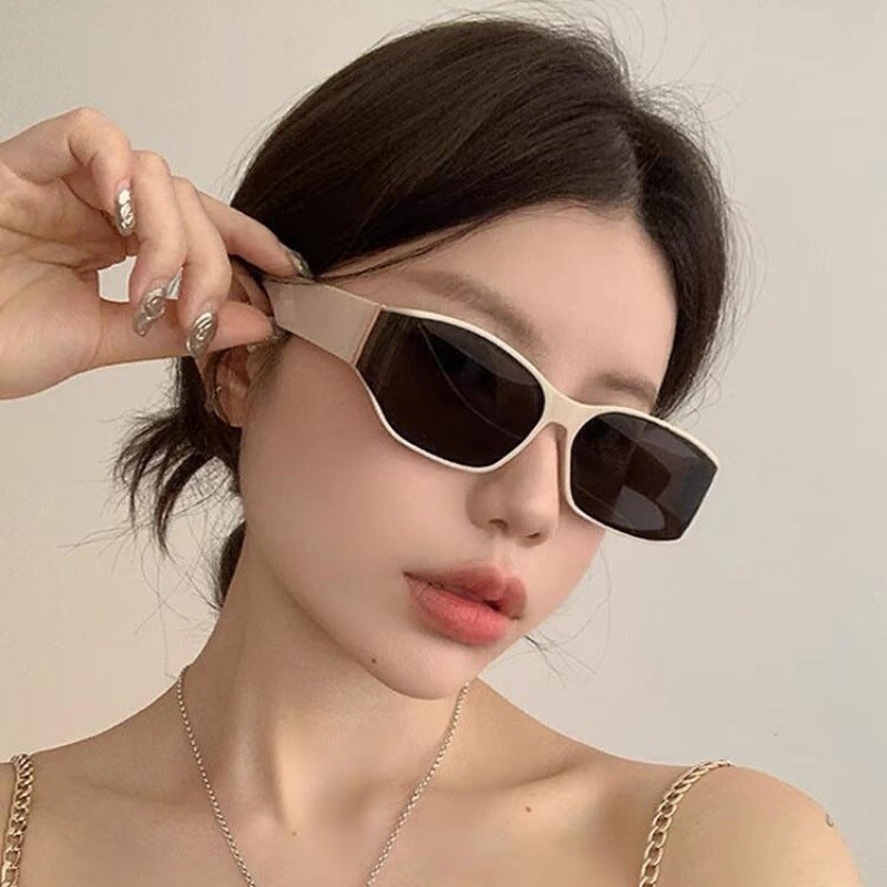 Retro Curved Cat-Eye Sunglasses with UV Protection