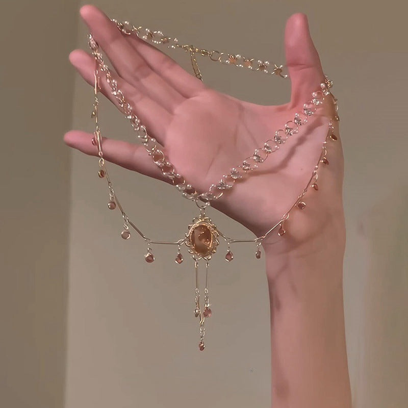 Zircon water-drop pendant with collar chain for the neck