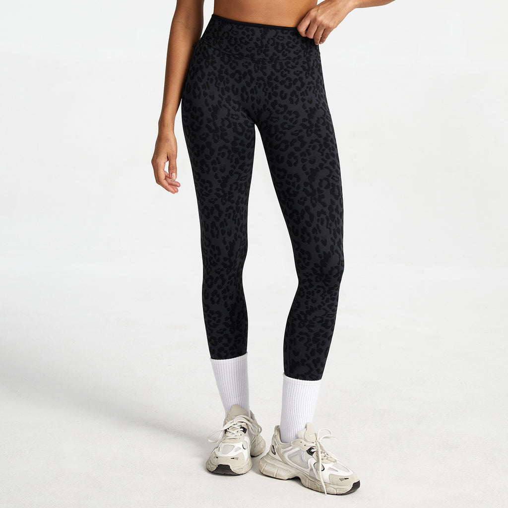 Seamless Yoga Set with Sports Bra and Leggings