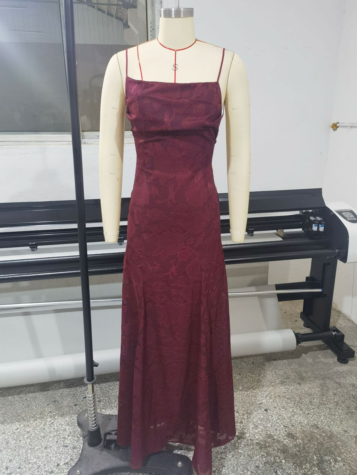 Elegant Lace Backless Evening Dress
