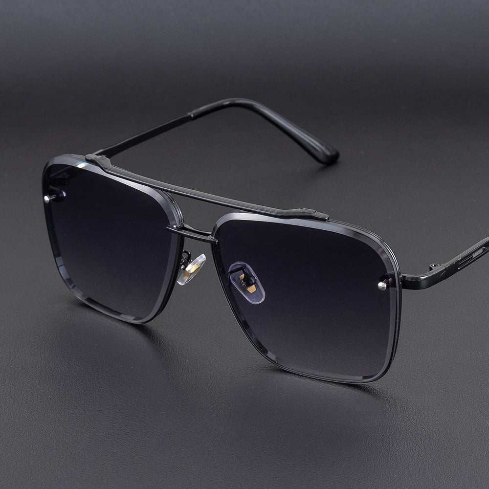 UV-protective and glare-reducing sunglasses