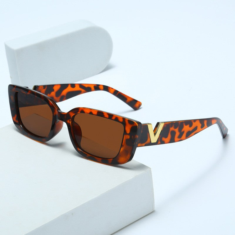 Fashion Oval Frame Sunglasses with UV Protection