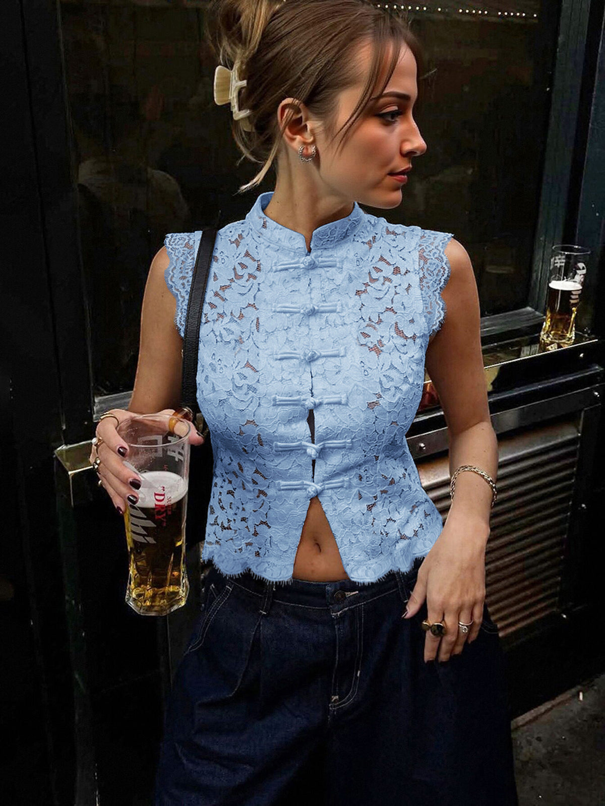 Women?s Solid Color Lace Hollow-Out Slim Fit Sleeveless Shirt