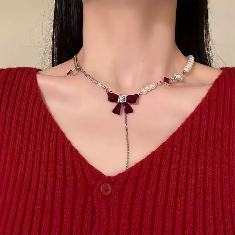Zircon water-drop pendant with collar chain for the neck