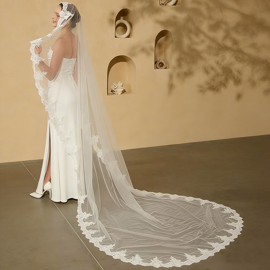 Long Single Layer Bridal Veil with Lace Trim