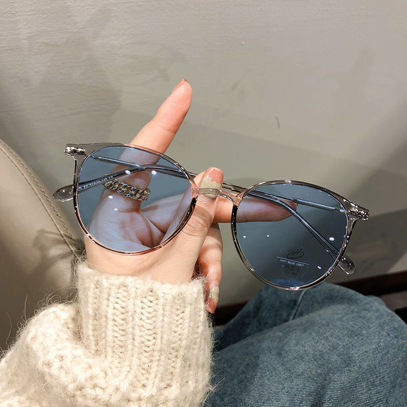 Photochromic Prescription Glasses with Oval Frame