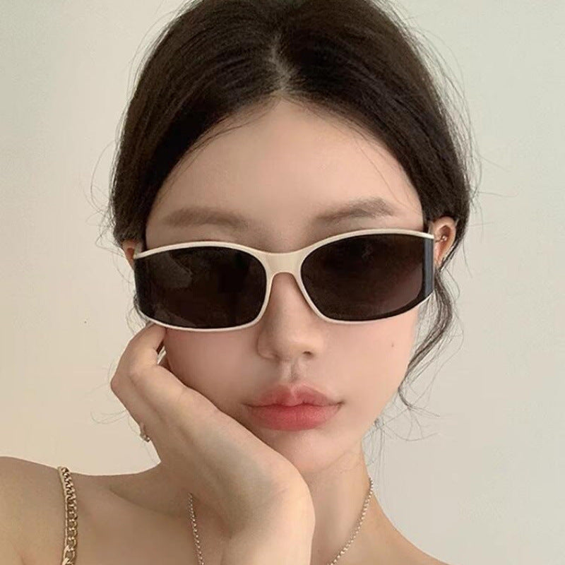 Retro Curved Cat-Eye Sunglasses with UV Protection