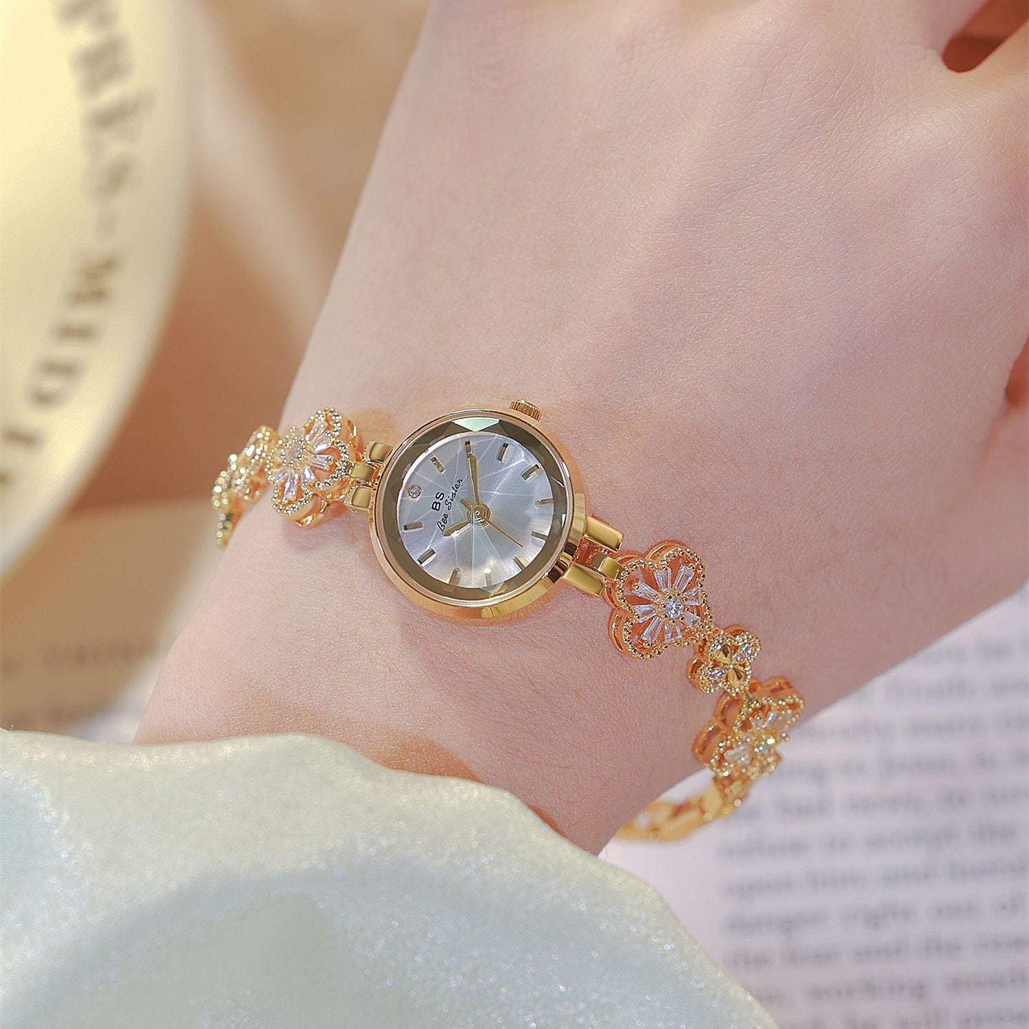 BS Four-Leaf Clover Zircon Women's Watch