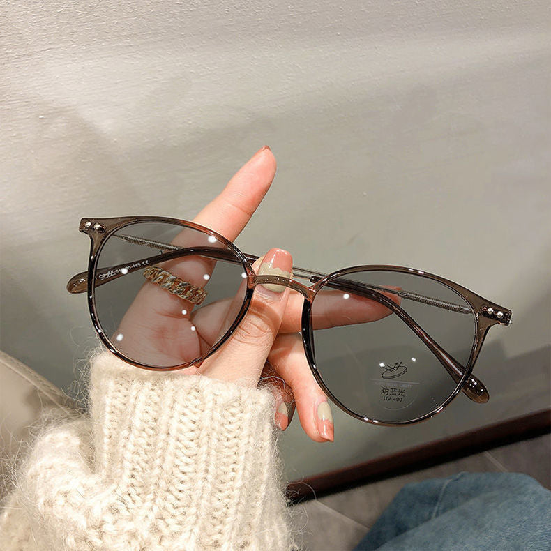 Photochromic Prescription Glasses with Oval Frame