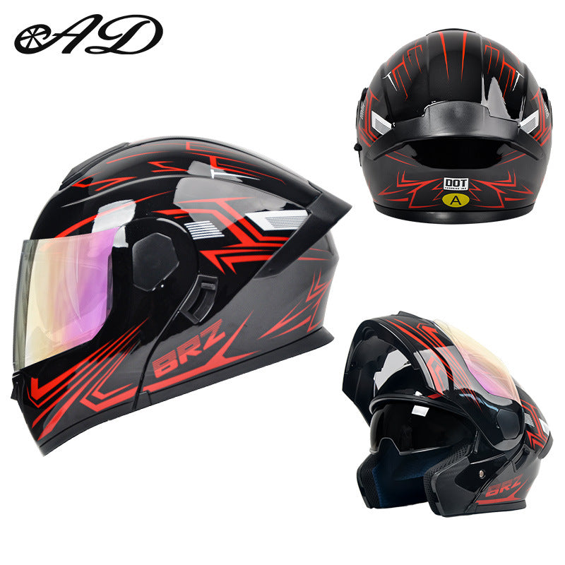 Motorcycle helmet with good ventilation in summer