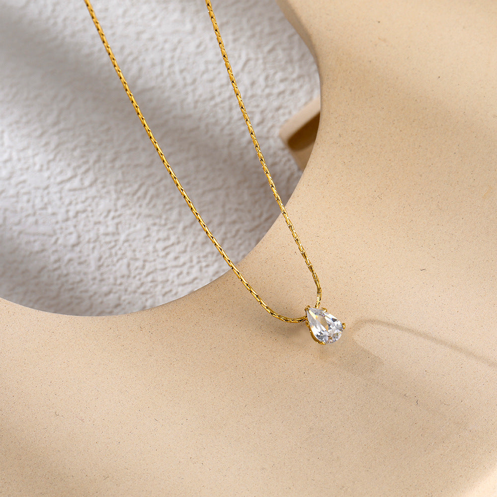 Water drop diamond necklace