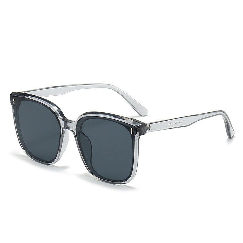 Sunscreen sunglasses with metal rivets