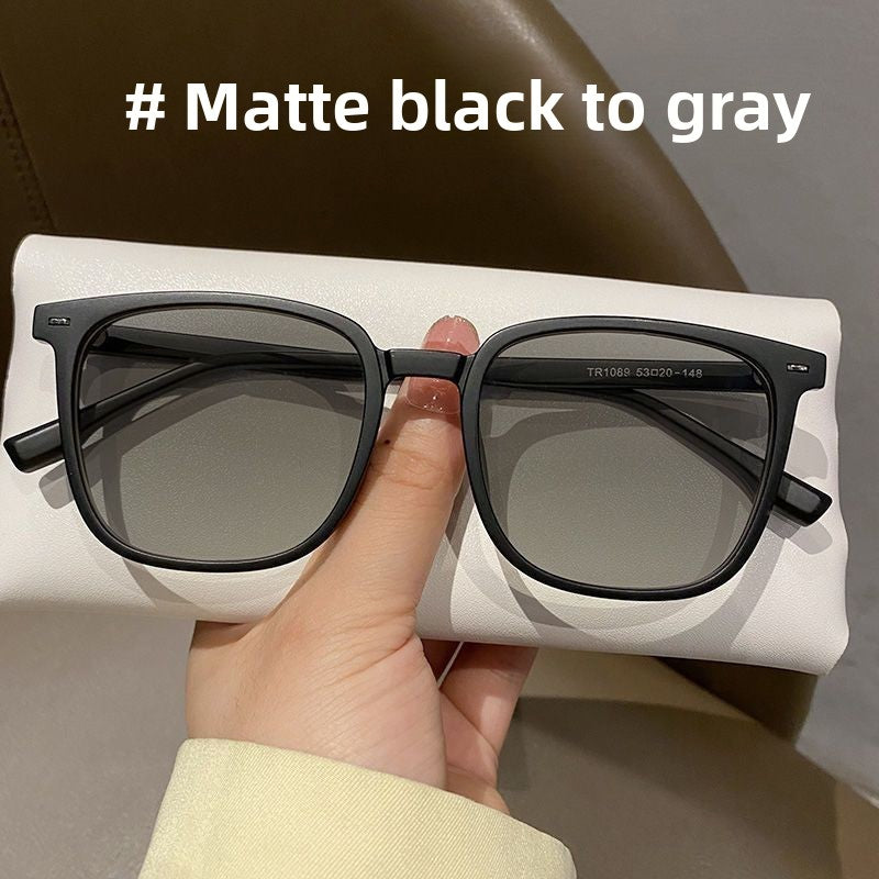 Black square-framed photochromic glasses