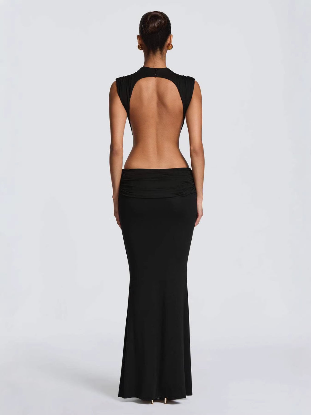 Sheer waist-revealing and backless long dress