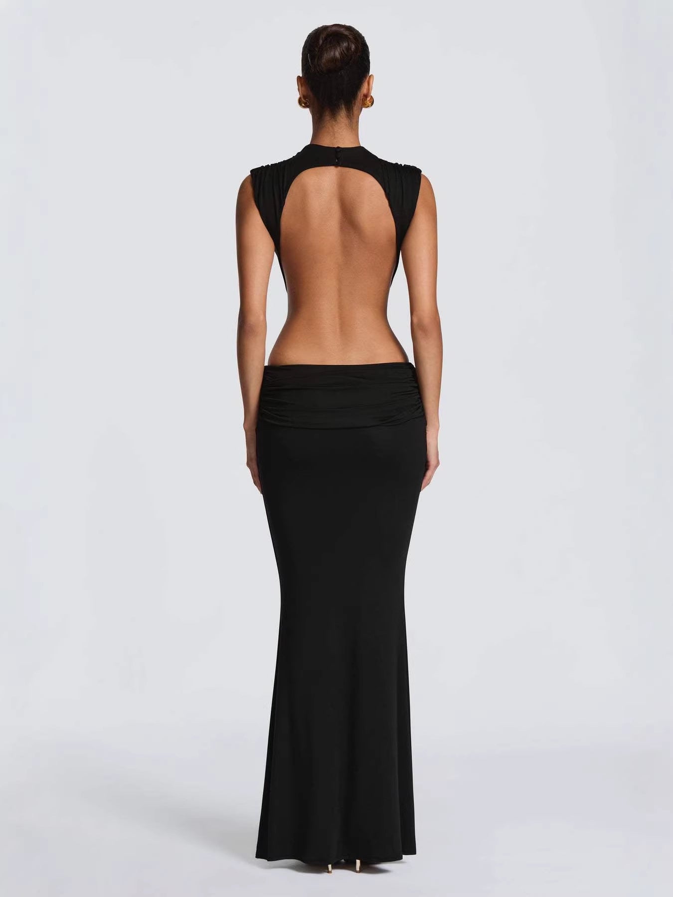 Sheer waist-revealing and backless long dress