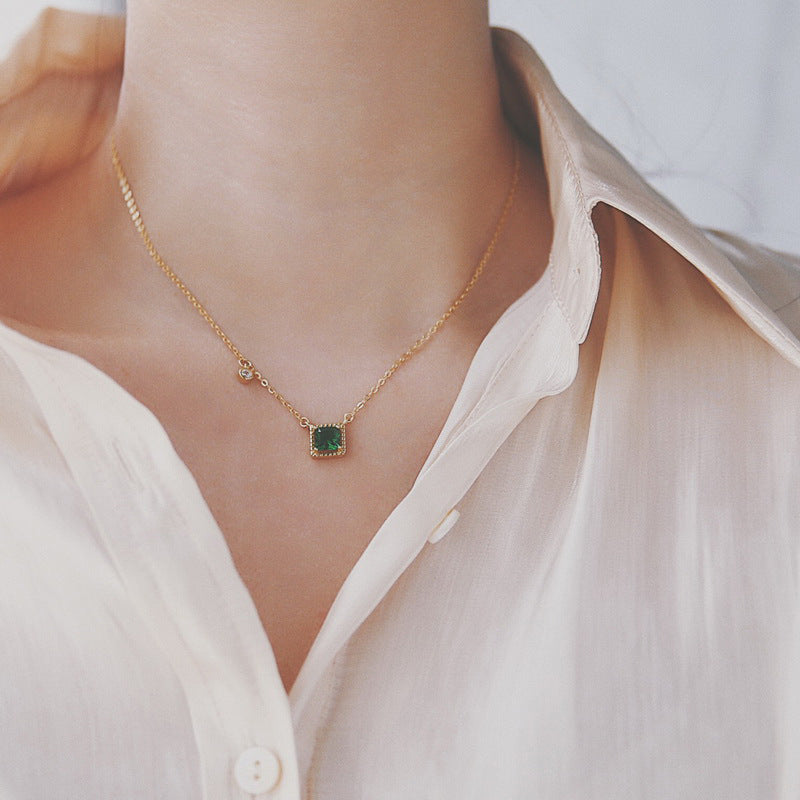 Zircon clavicle chain