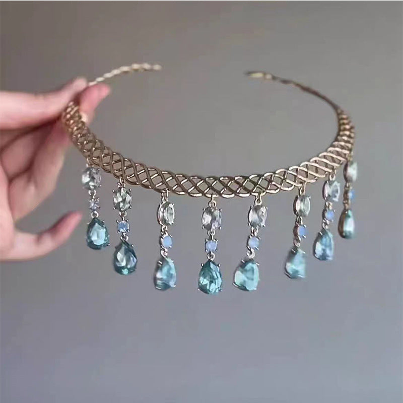 Zircon water-drop pendant with collar chain for the neck