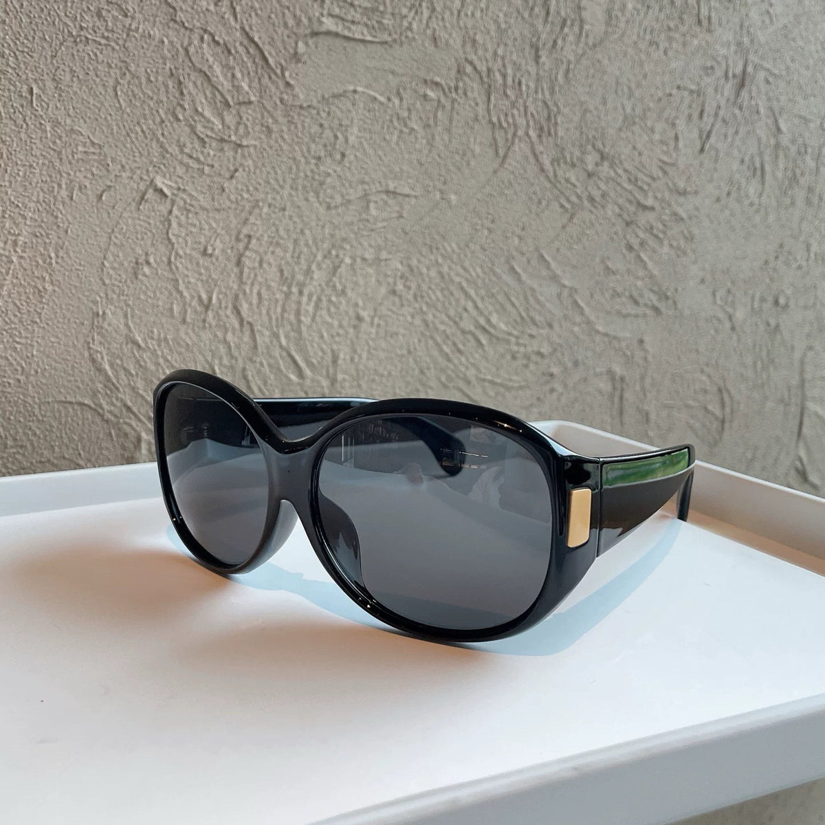 Vintage Cat-Eye Sunglasses with Gradient Lenses