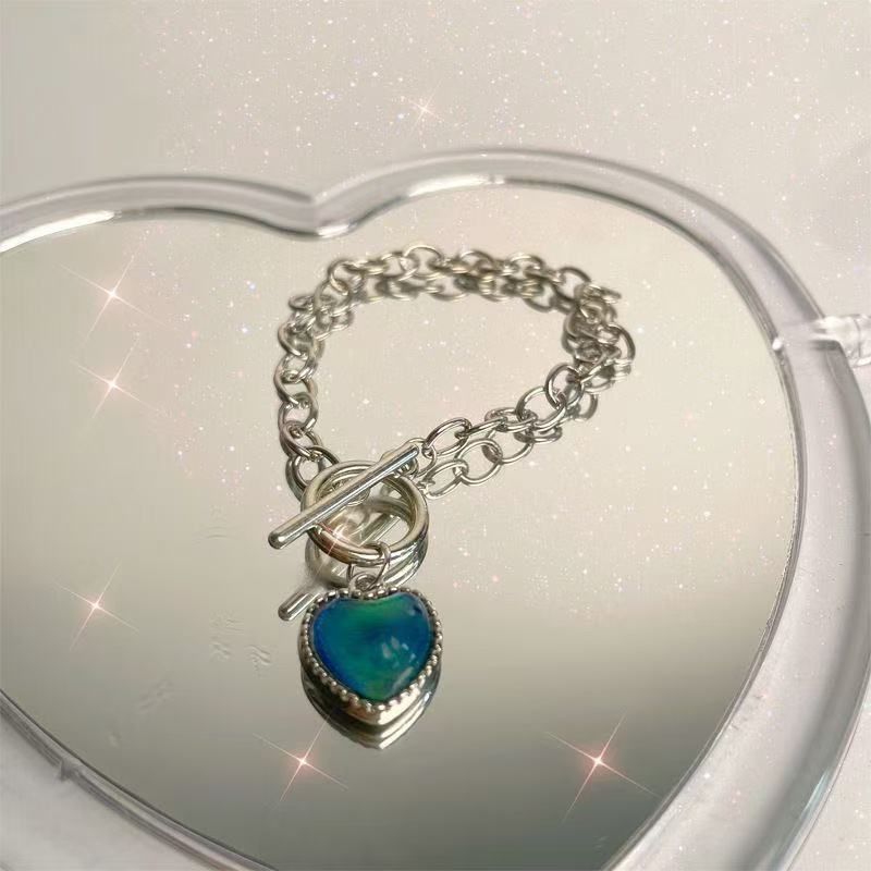 Temperature-sensitive Color-changing Heart Necklace