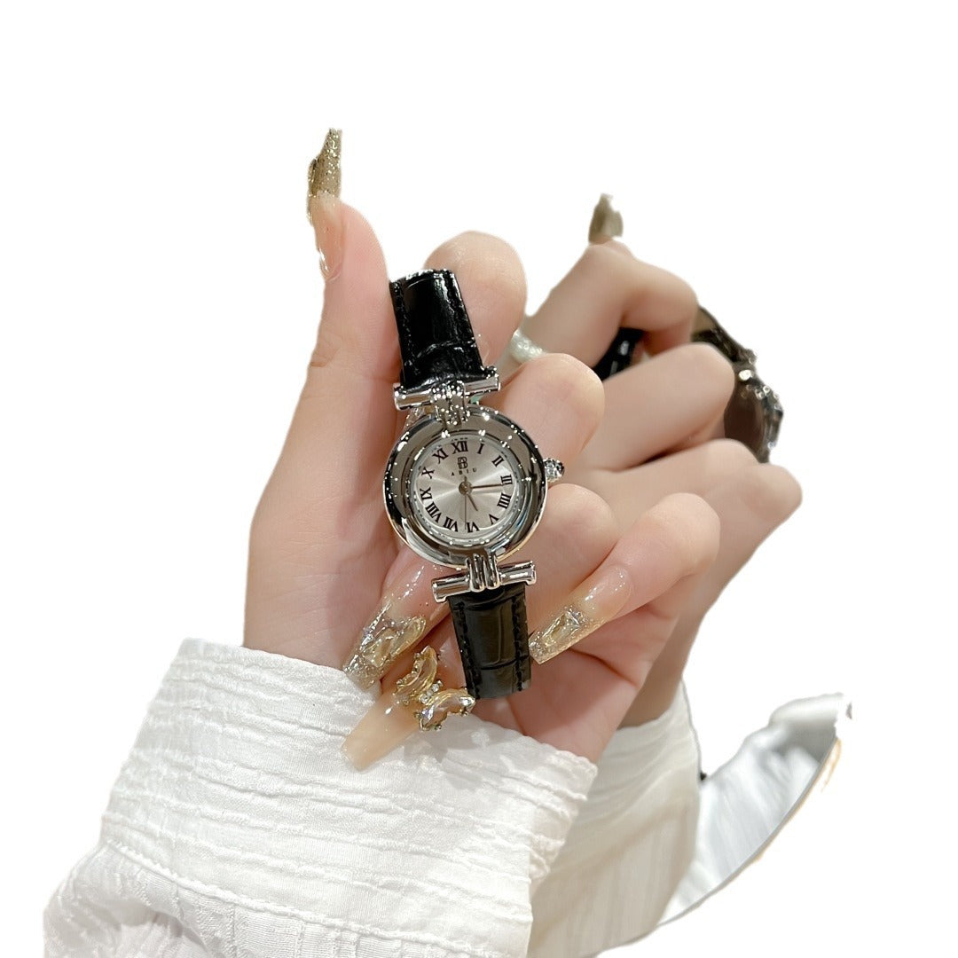 Vintage Quartz Women's Watch with Leather Strap