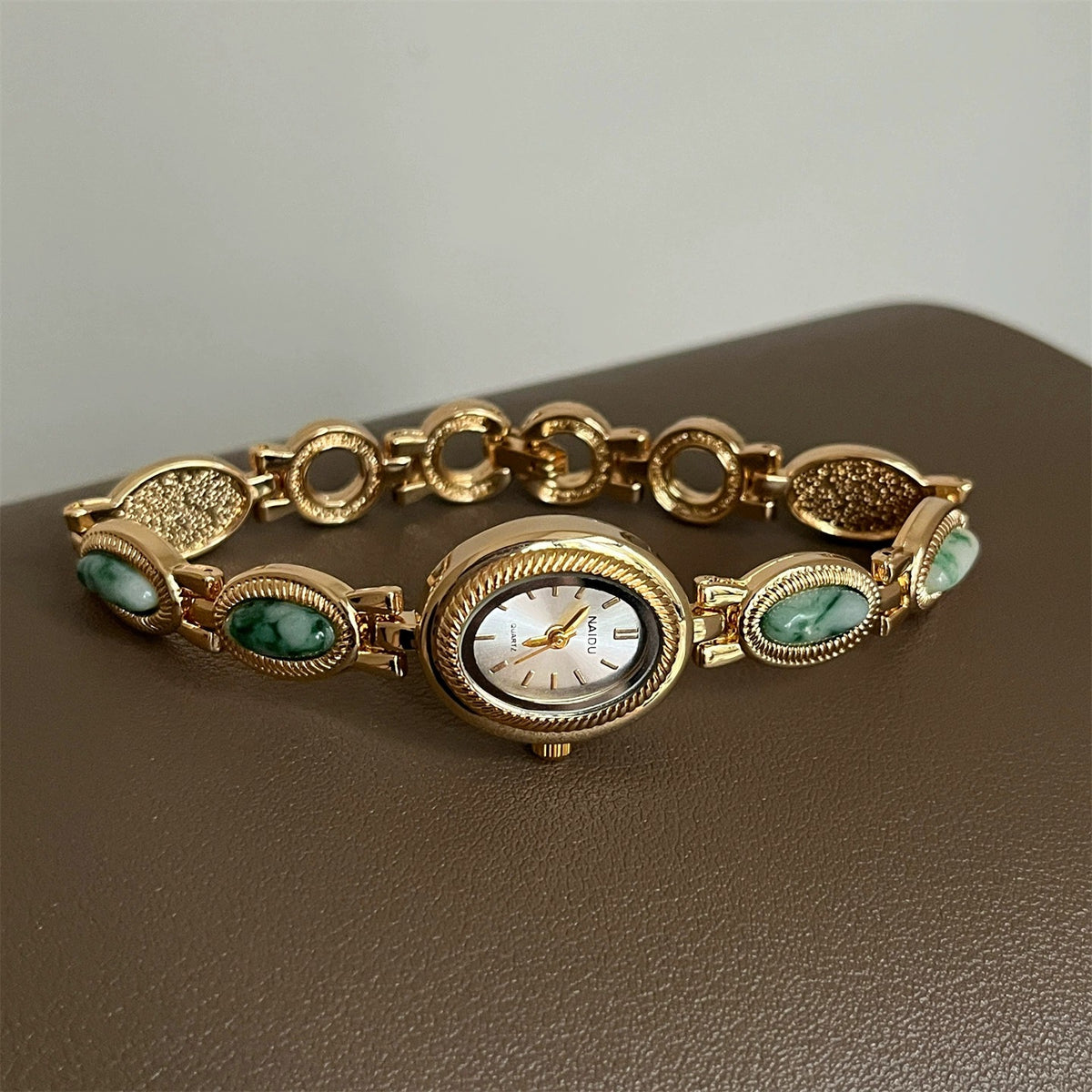 Women?s quartz wristwatch