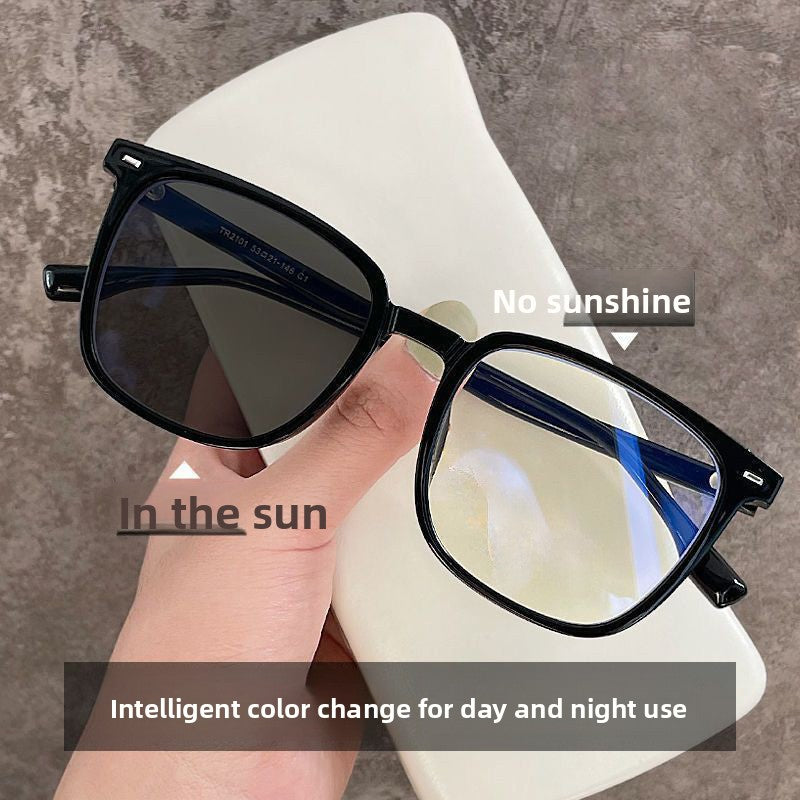 Black square-framed photochromic glasses