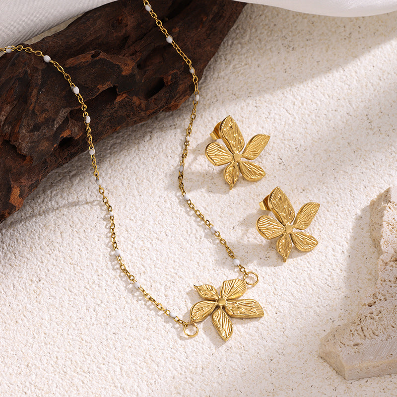 Petal-Inspired 'Instagram-Style' Stud Earrings and Necklace