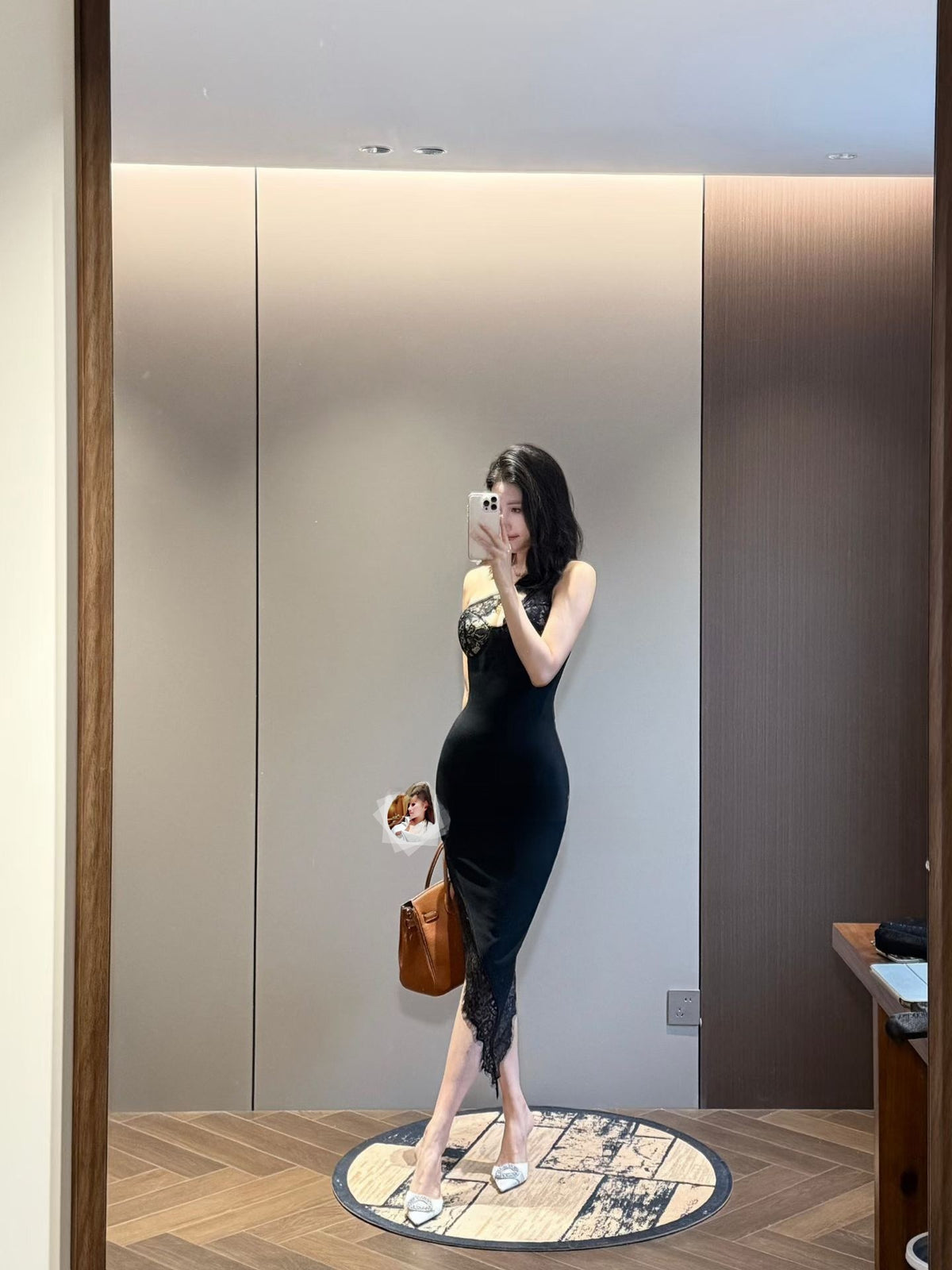 Women's Lace Deep V-Neck Spaghetti Strap Mermaid Dress Black