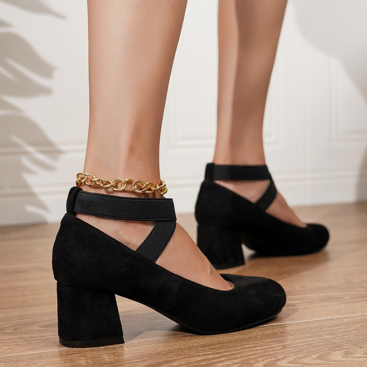 Women's flat shoes