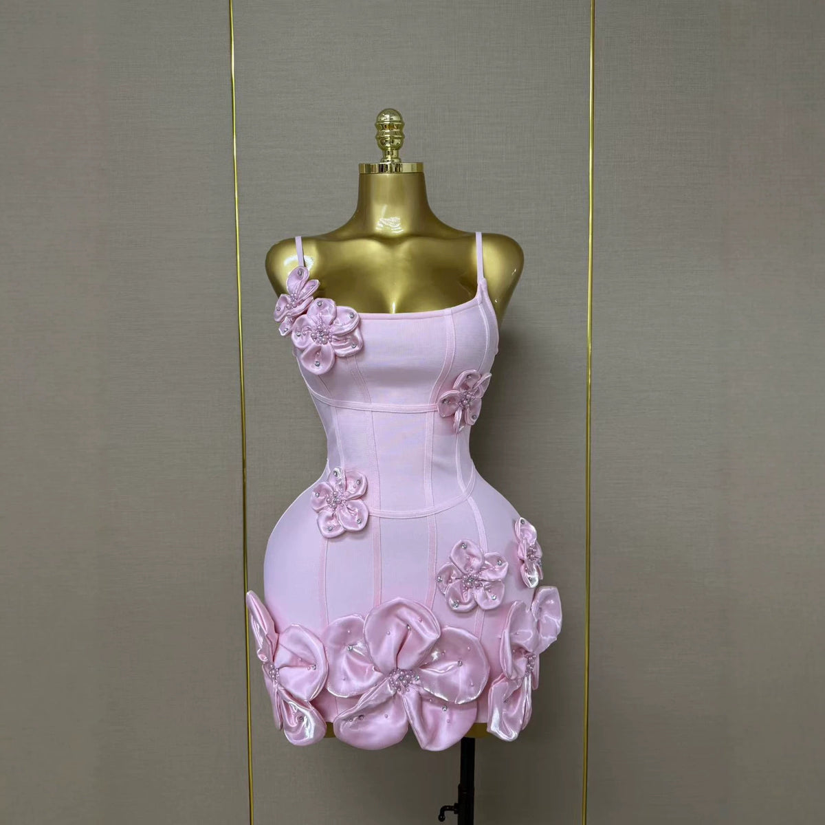 Women's strapless dress