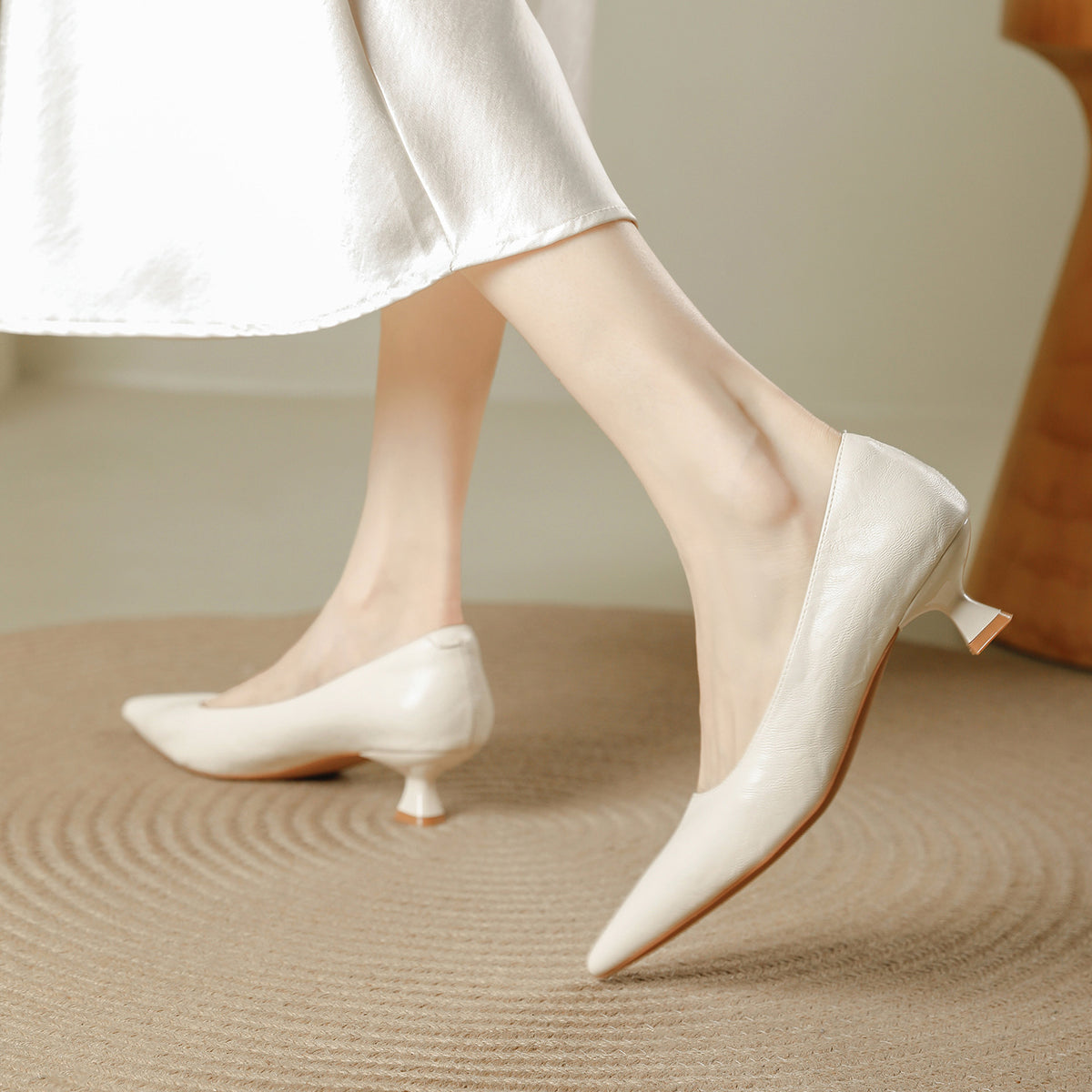 Retro Pointed Toe Pumps
