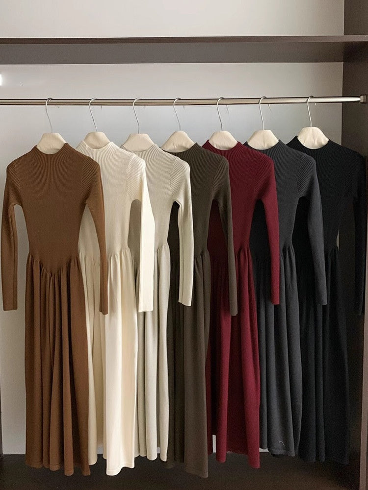 Women's long-sleeved A-line knitted dress