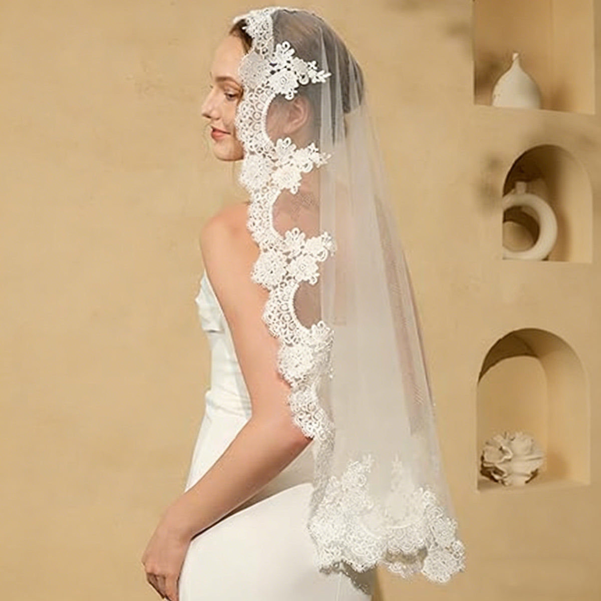 Long Single Layer Bridal Veil with Lace Trim