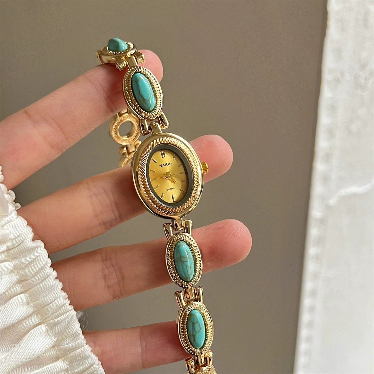 Women?s quartz wristwatch