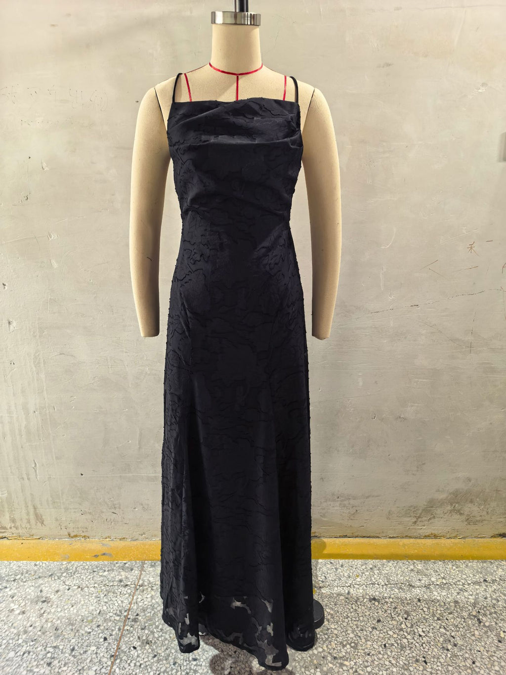 Elegant Lace Backless Evening Dress