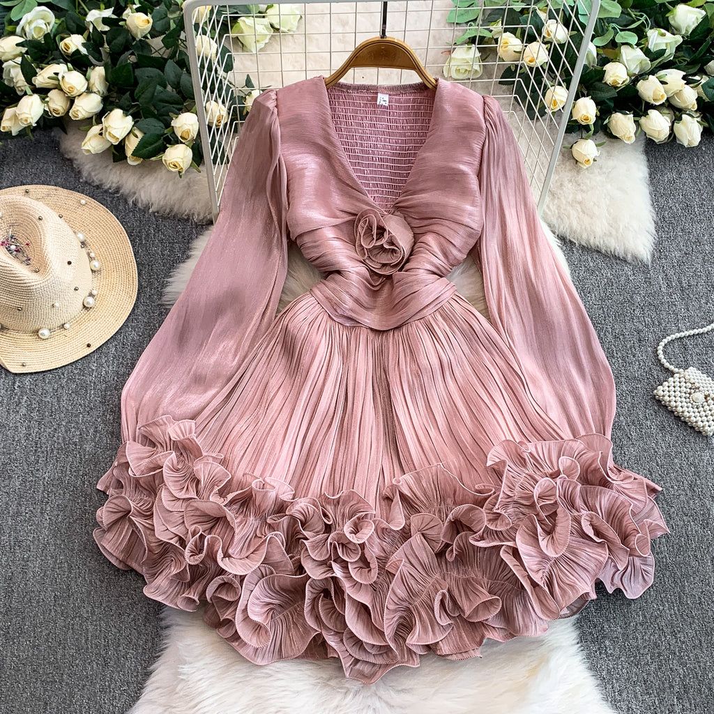 Lady's elegant V-neck long-sleeved dress