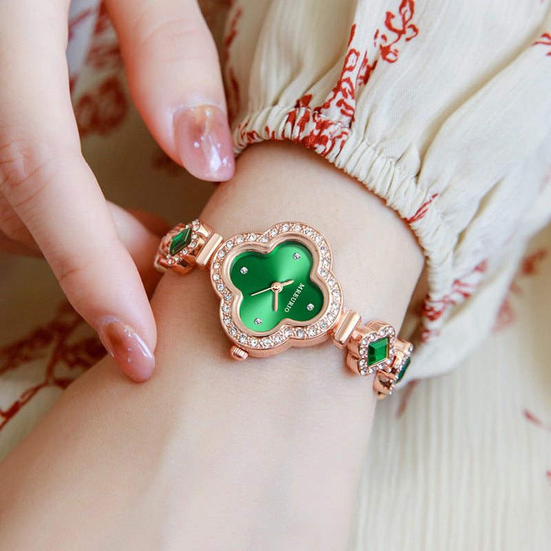 Four-leaf clover bracelet quartz watch