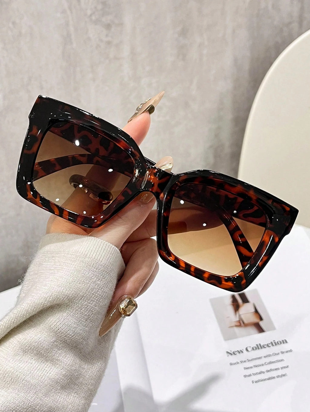Large Frame Leopard Print Gradient Sunglasses