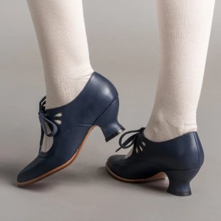 New Style Cut Out High-Heeled Lace-Up Large Size Women's Casual Shoes