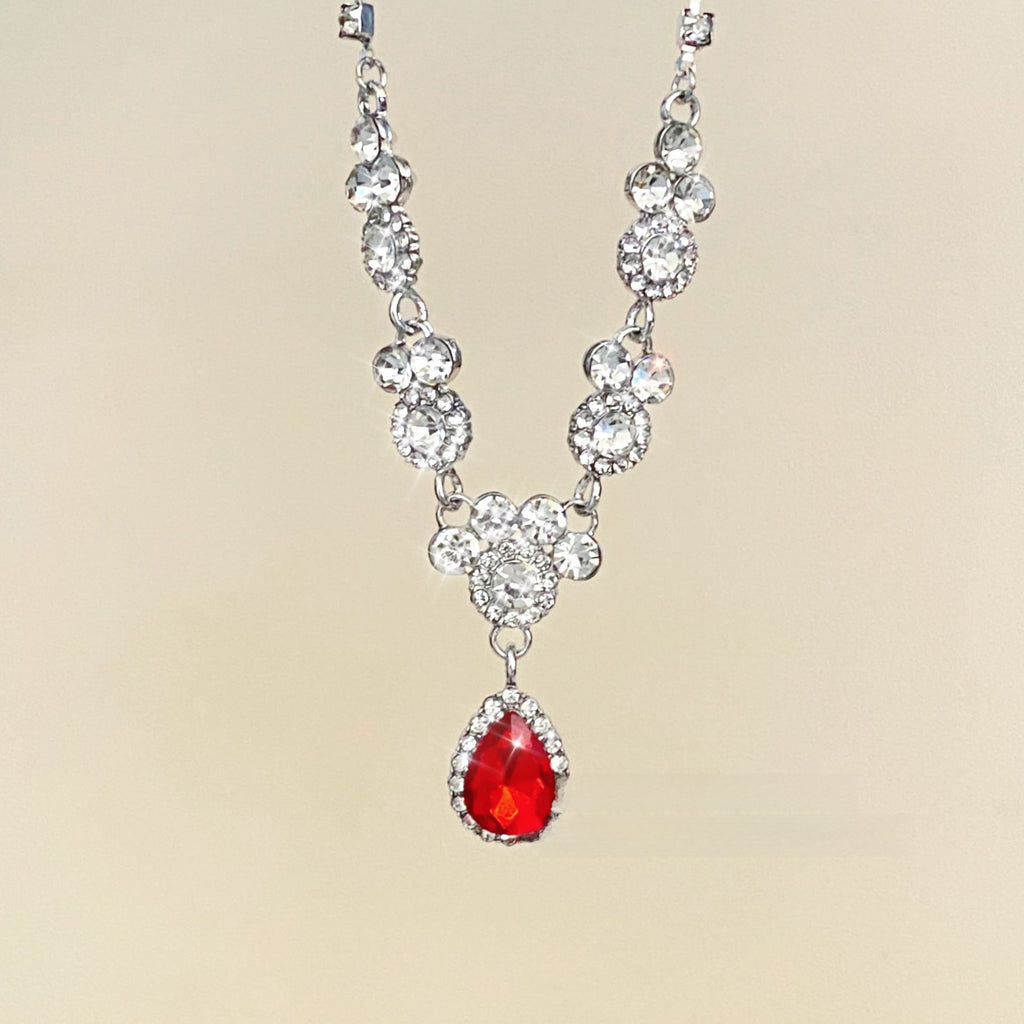 Zircon water-drop pendant with collar chain for the neck