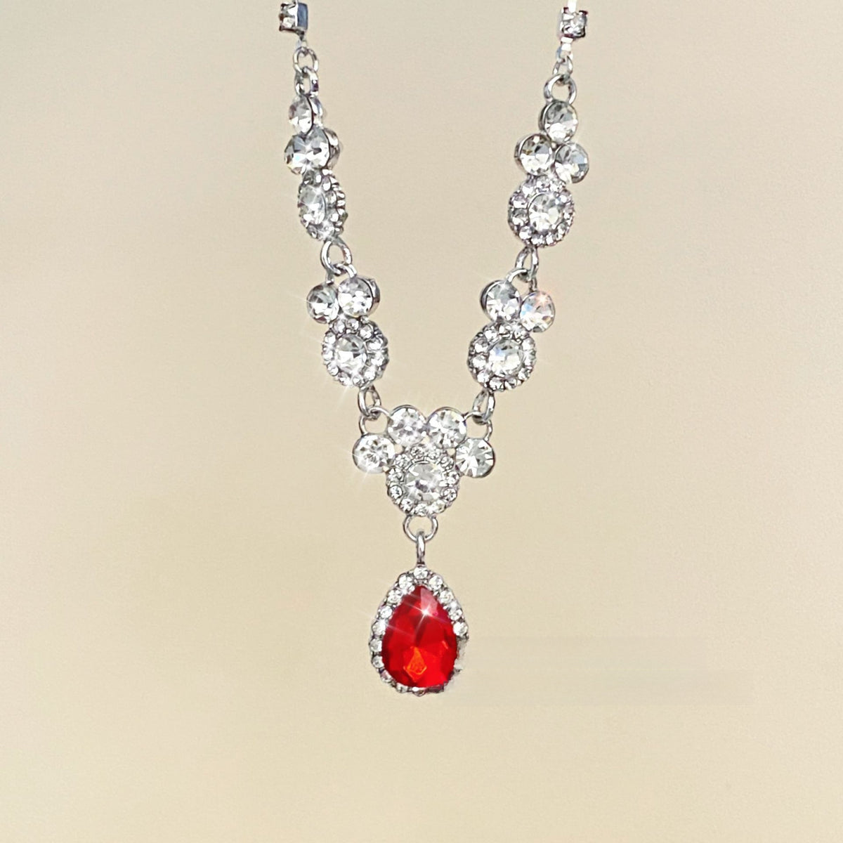 Zircon water-drop pendant with collar chain for the neck