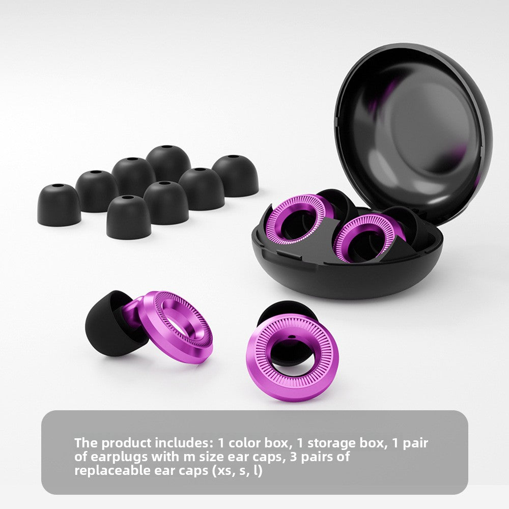 Noise-reducing earplugs with a filter