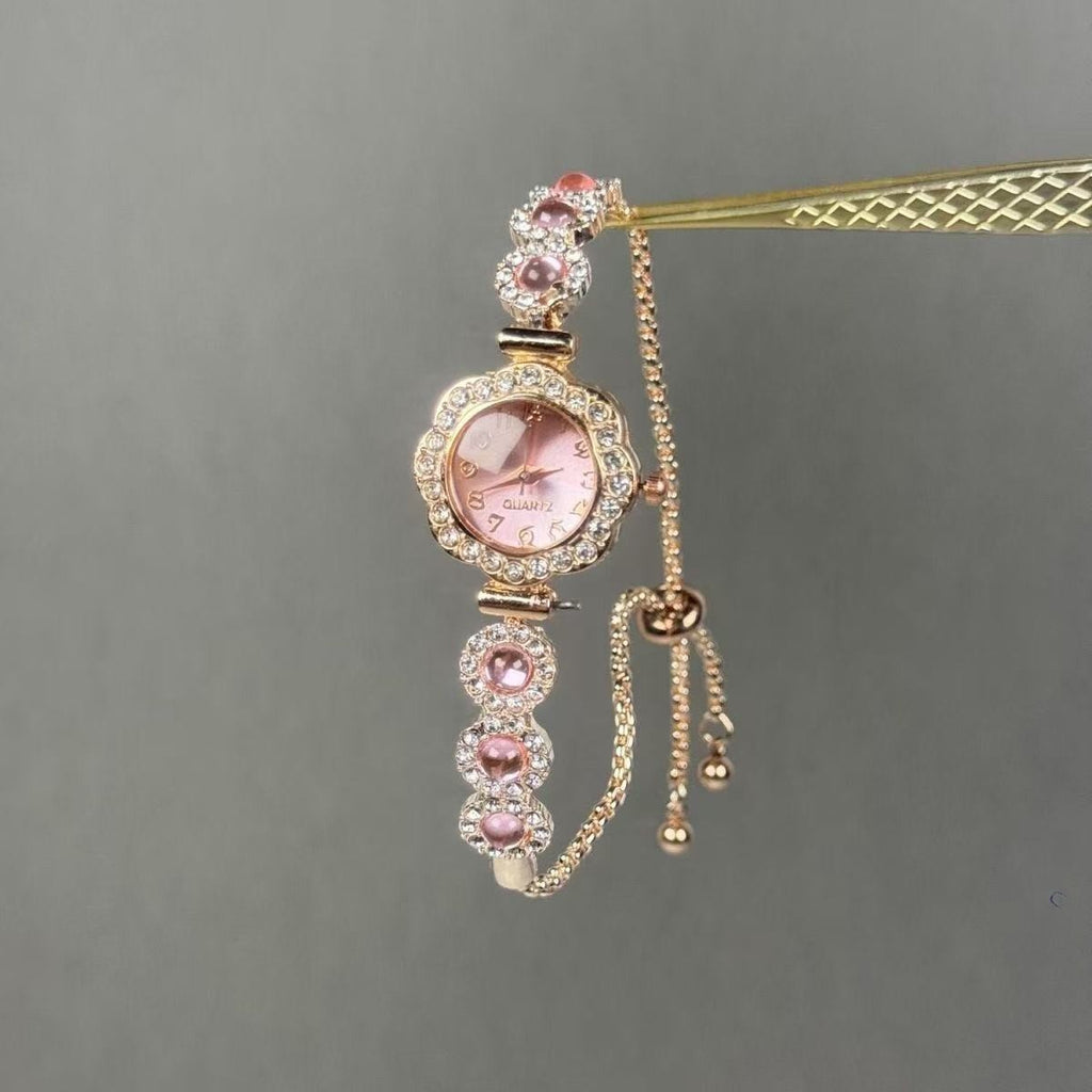 Diamond-studded bracelet chain