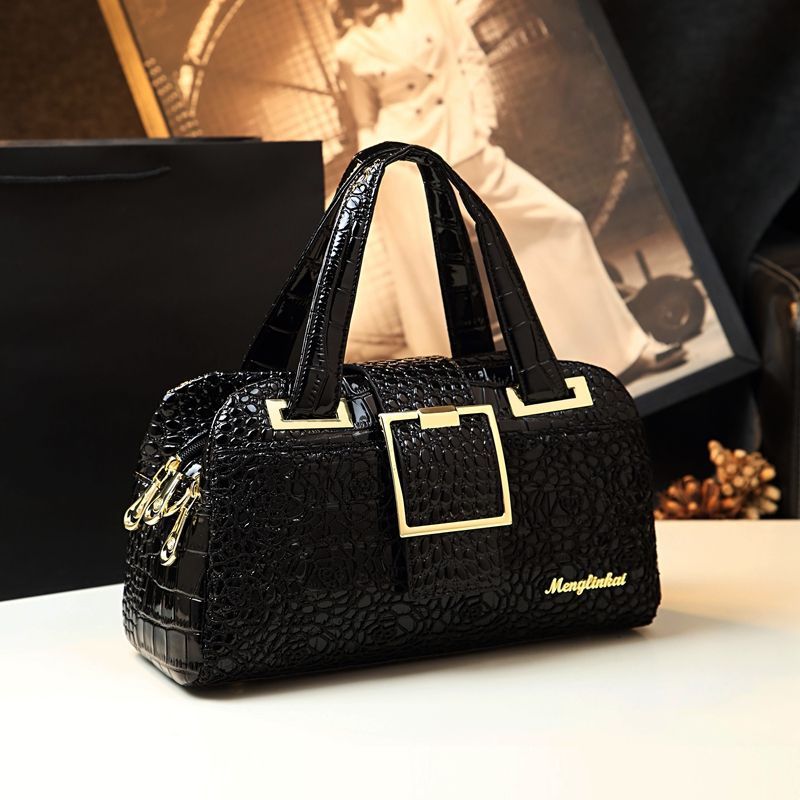 Elegant Crocodile Pattern Shoulder Bag