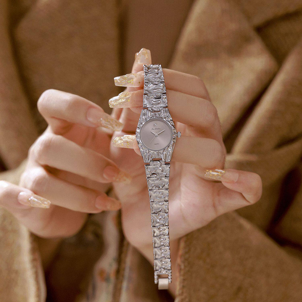 Women's Vintage Quartz Watch with Alloy Strap