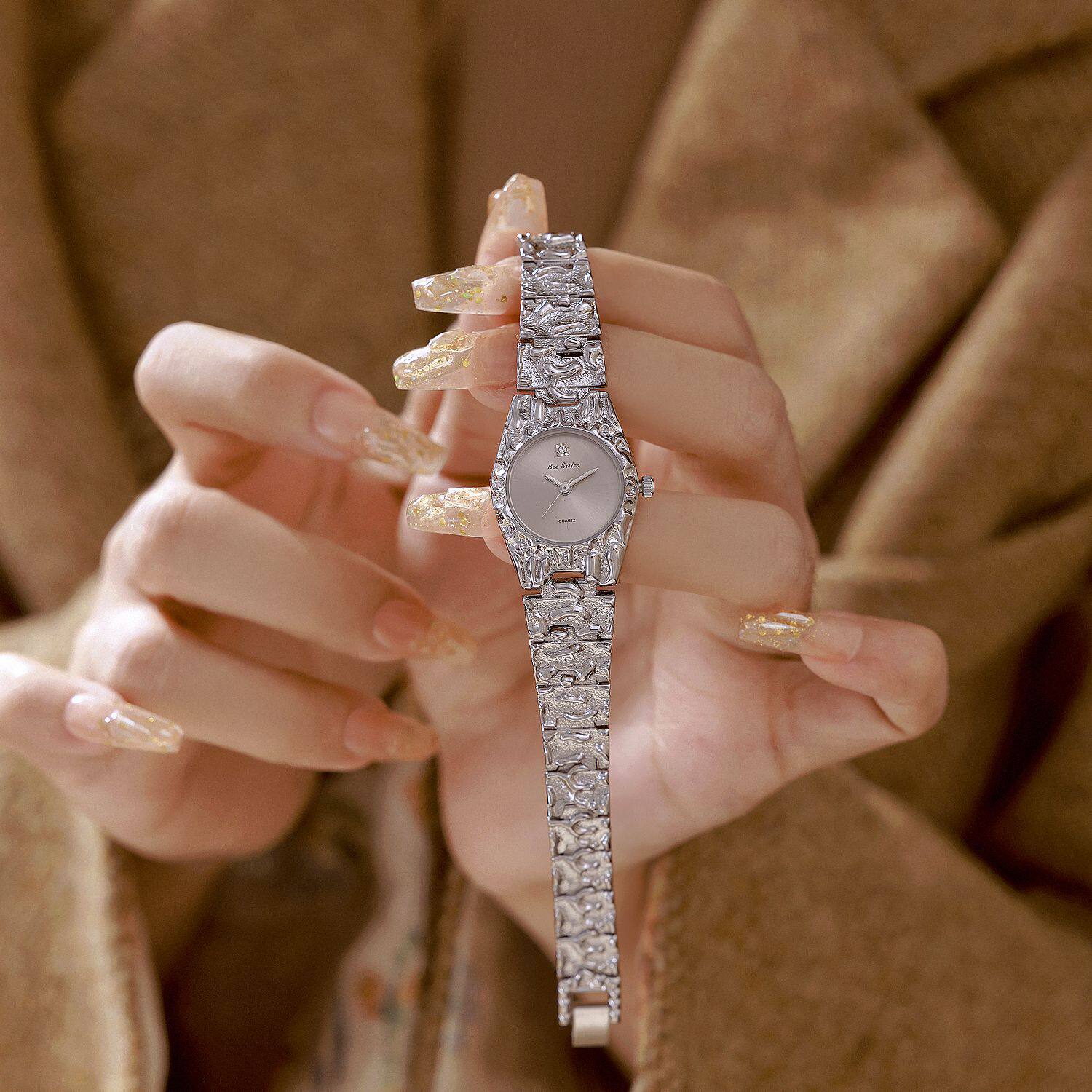 Women's Vintage Quartz Watch with Alloy Strap