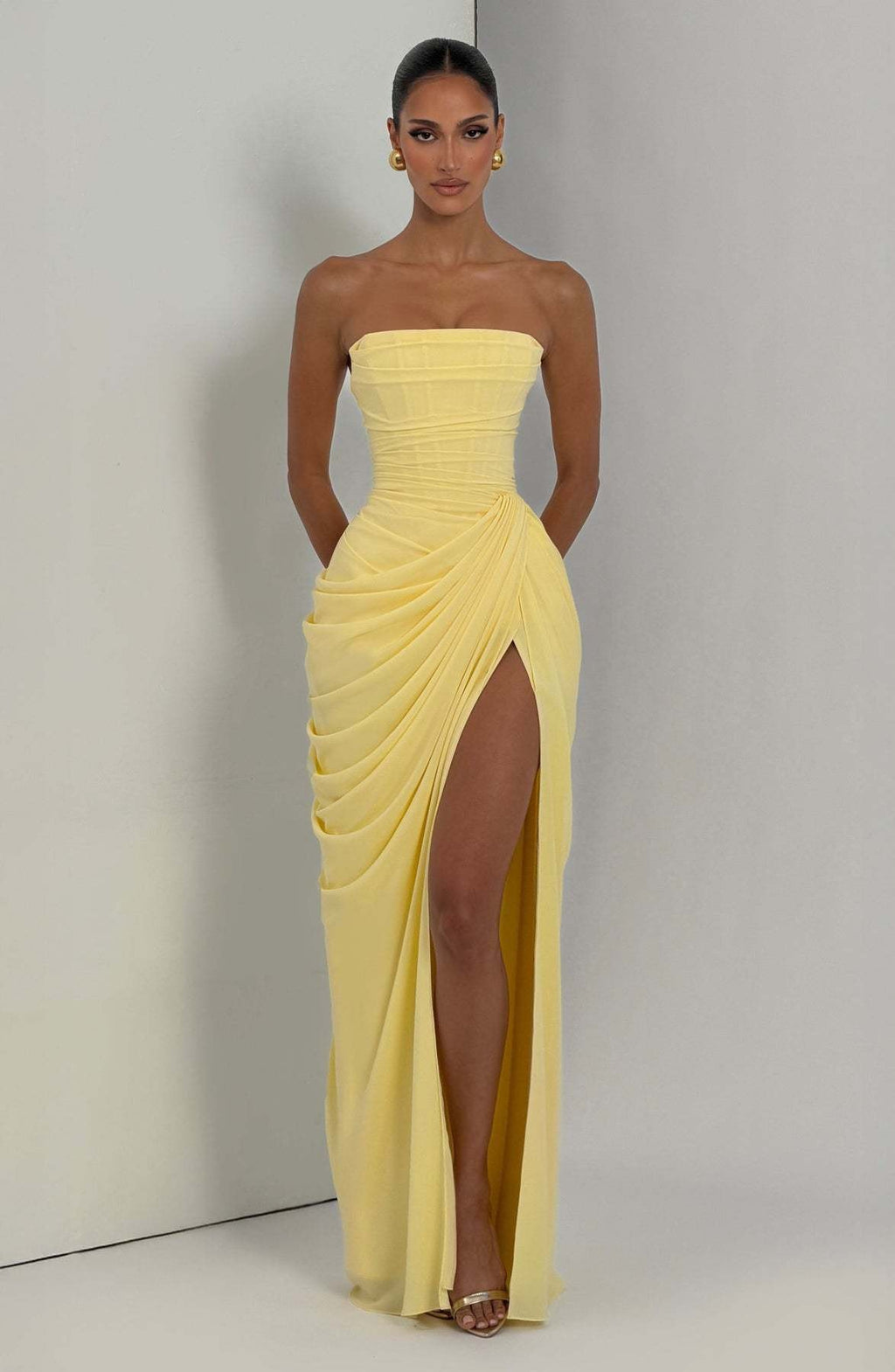 French Style Lace Trim Backless Dress