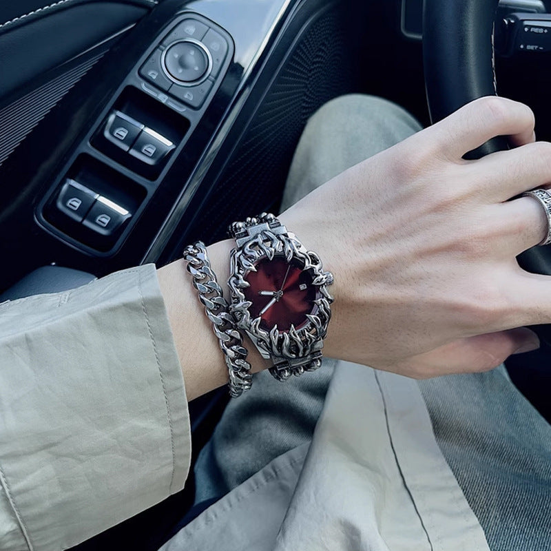 Retro Claw Design Metal Quartz Watch